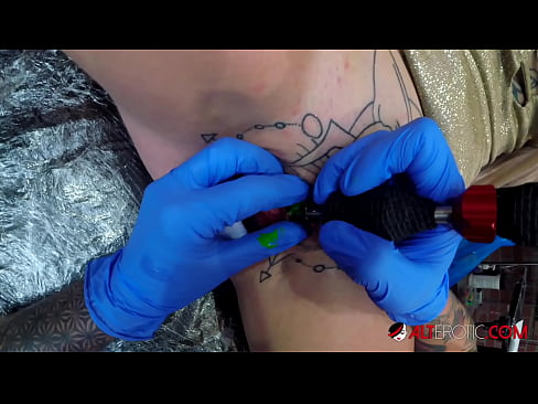 ❤️ Sully Savage ea nang le li-tattoo tse chesang haholo o ile a fumana tattoo clitoris ea hae ho rona st.hdporn24.ru ❌️❤